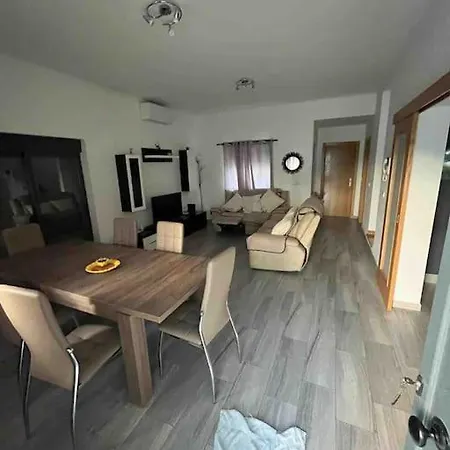 Spacious House 3 *