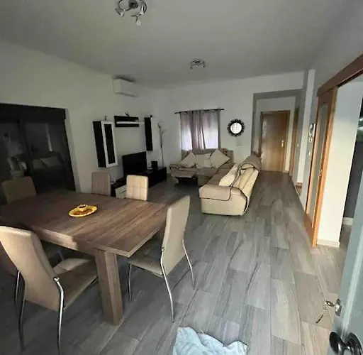 Spacious House 3 *